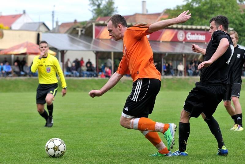 Kozlovice (v oranžovém) proti 1. HFK Olomouc B