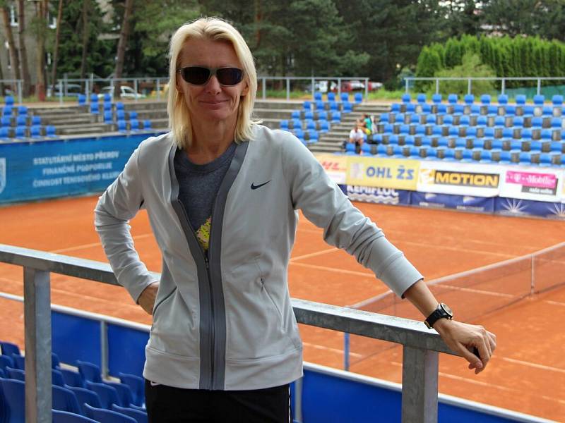 Jana Novotná na dvorcích TK Precheza Přerov v roce 2014