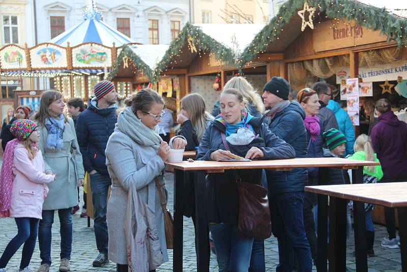 První víkend Vánočních trhů v Olomouci 2019