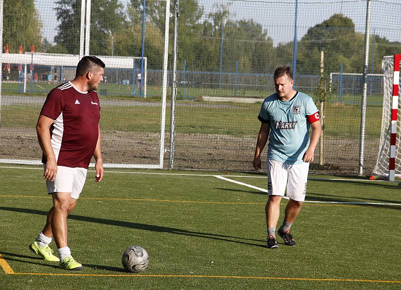 První liga Malého fotbalu Olomouc: FC Levotil - Marky Sport Olomouc 5:1 na novém víceúčelovém hřišti s umělou trávou v Července.