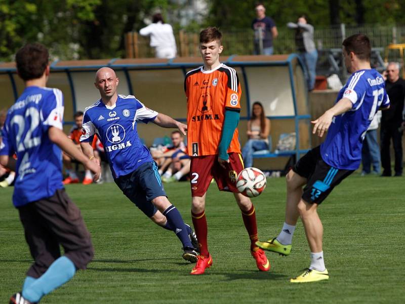 Fotbalisté Sigmy si zahráli proti fanouškům