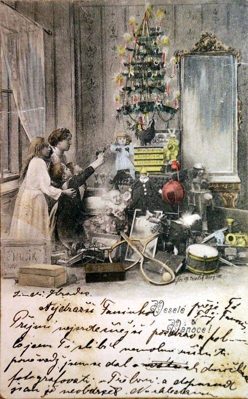 Repro vánočních pohlednic z výstavy v Litovli sběratele Josef Moša