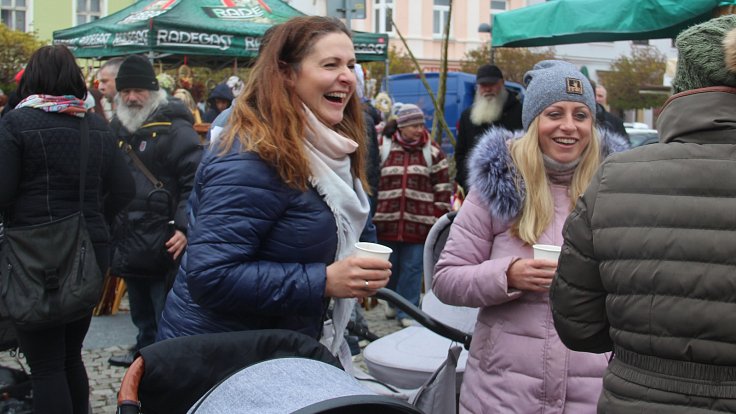 Venkovské trhy  na Horním náměstí ve Šternberku.