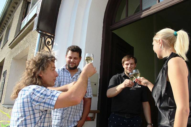 Slavnostní otevření opravené restaurace Záložna v Příkazech