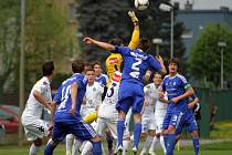 Fotbalisté Sigmy Olomouc B (v modrém) vs. Slovácko B