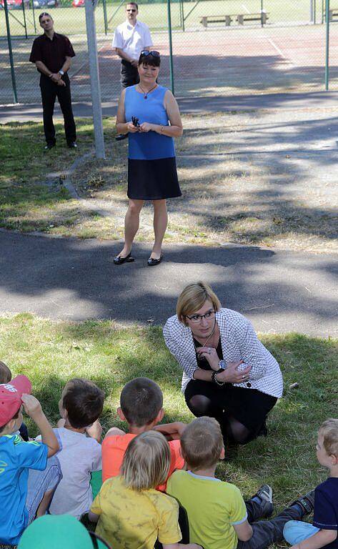 Otevření hřiště v Bystročicích se zúčastnila i ministryně pro místní rozvoj Karla Šlechtová.