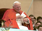 Papež Jan Pavel II. na setkání s mládeží na Svatém Kopečku v květnu 1995