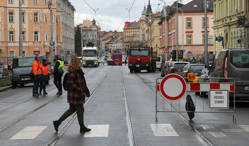 Masarykovu třídu v Olomouci uzavřela přestavba mostu. 2. března 2020