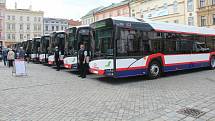 Představení nových autobusů DPMO na Horním náměstí v Olomouci. Květen 2017