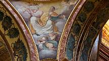 Zrestaurované fresky na stropě chrámu sv. Michala v Olomouci