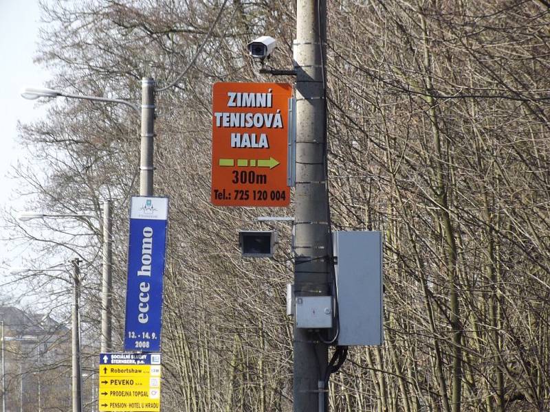 Stacionární radar v Jívavské ulici ve Šternberku
