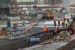 Staveniště nové tramvajové trati a obchodního centra Šantovka.