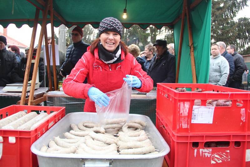 V Hněvotíně teklo pivo potokem a na stromě rostly jitrnice