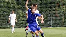 Fotbalisté Sigmy Olomouc B (v modrém) porazili Slovácko B 8:0.