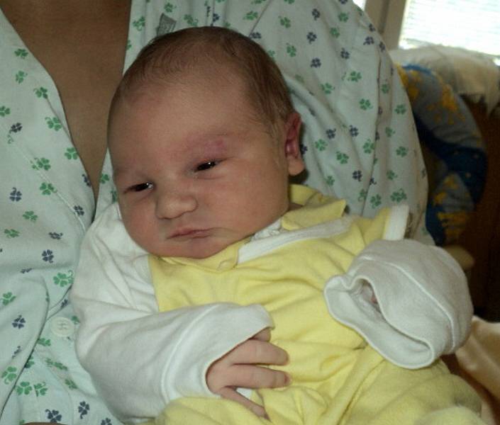 Petr Kouřil, Přerov, narozen 1. srpna ve Šternberku, míra 50 cm, váha 3360 g