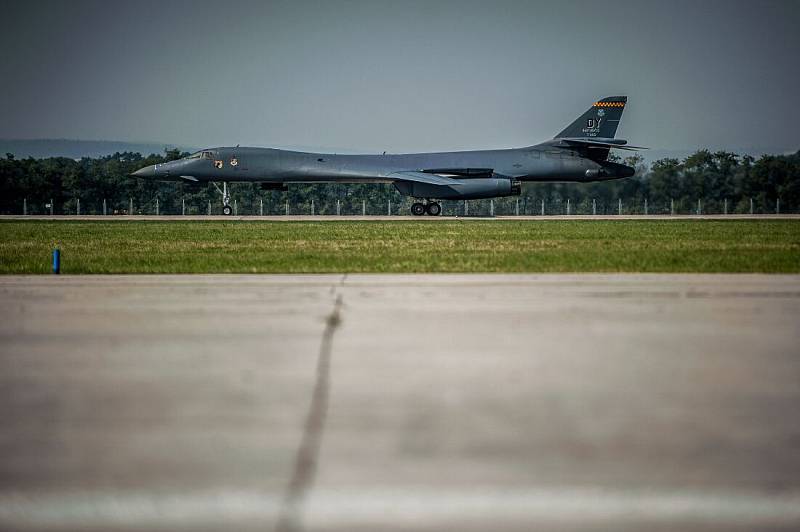 Americký bombardér B-1B Lancer na Dnech NATO na mošnovském letišti