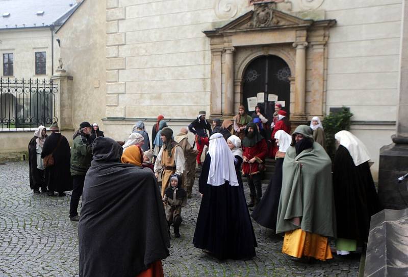 Natáčení filmu o Jeronýmu Pražském ve Zdíkově paláci u dómu sv. Václava v Olomouci