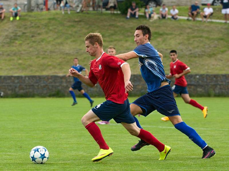 MOL Cup: Viktorie Přerov (v modrém) proti HFK Olomouc