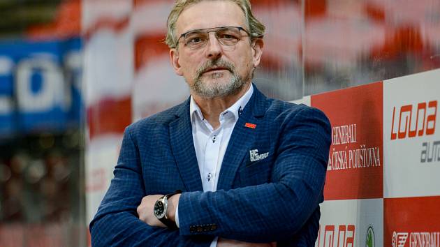 Trenér HC Olomouc Zdeněk Moták.