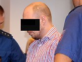Obžalovaný z vraždy tříleté dcery a pokusu vraždy pětiletého syna u krajského soudu ve Zlíně