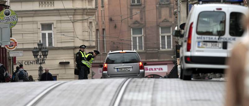 Městští policisté kontrolovali řidiče.