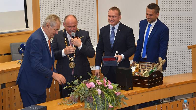 Prezident Zeman na setkání s krajskými zastupiteli v Olomouci