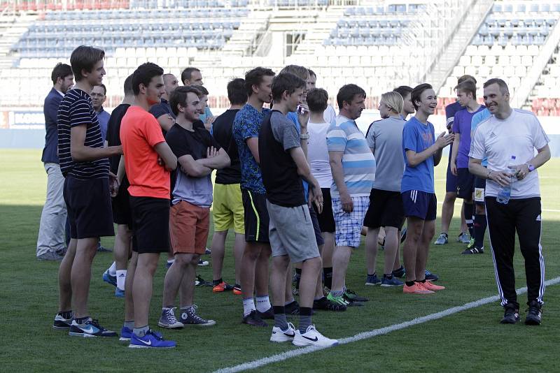 Na olomouckém Andrově stadionu proběhla náborová akce rozhodčích Pískej, mávej, rozhoduj