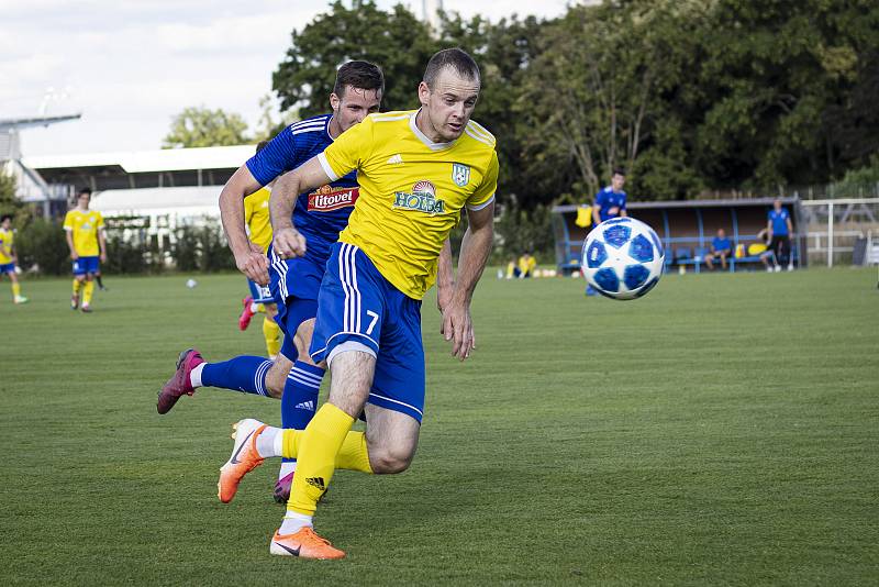 Béčko Sigmy Olomouc (v modrém) v přípravě porazilo Šumperk 4:0.