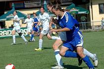 Fotbalistky 1. FC Olomouc (v modrém) 