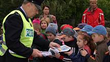 Školáci byli svědky toho, jak policie kontroluje chování řidičů.