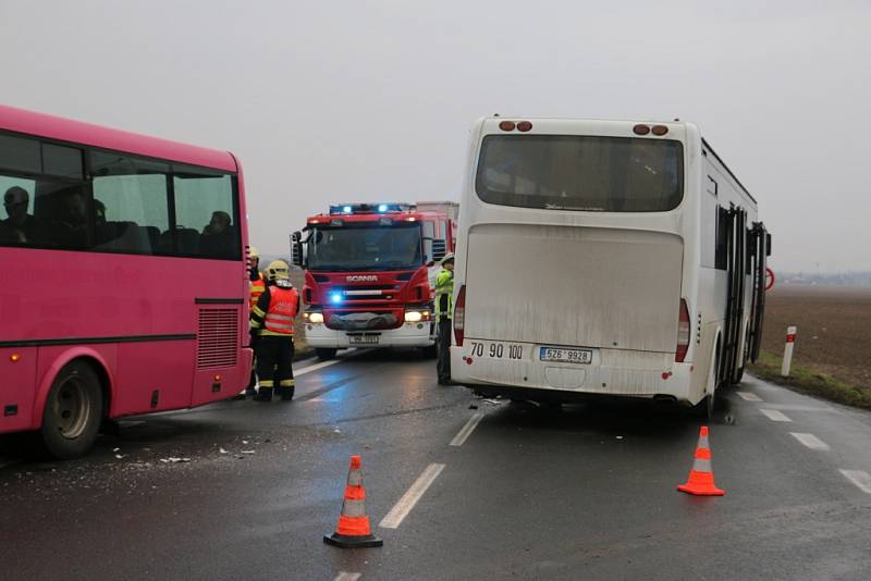 Srážka dvou autobusů u Dolan