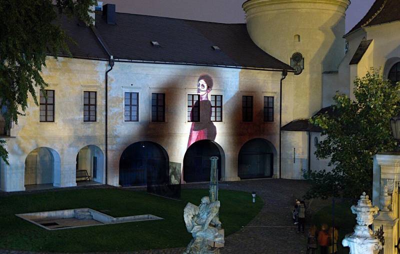 Videomapping na fasádě Arcidiecézního muzea v Olomouci. Festival Vzáří