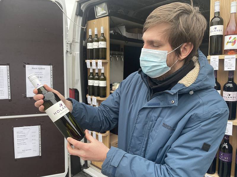 Vinařství Holánek vozí vína do desítek obcí na Olomoucku, Přerovsku a Prostějovsku, 23. ledna 2021