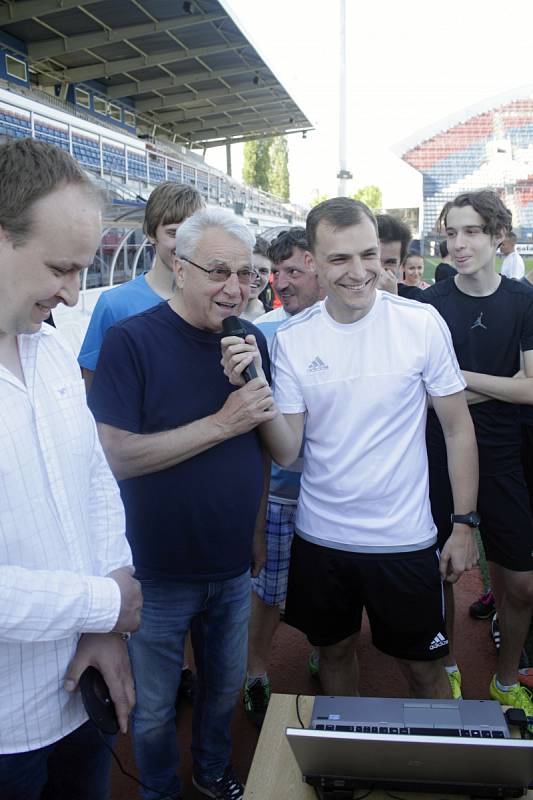 Na olomouckém Andrově stadionu proběhla náborová akce rozhodčích Pískej, mávej, rozhoduj