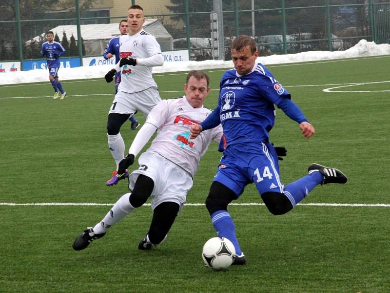 Sigma Olomouc (v modrém) v přípravě proti HFK Olomouc