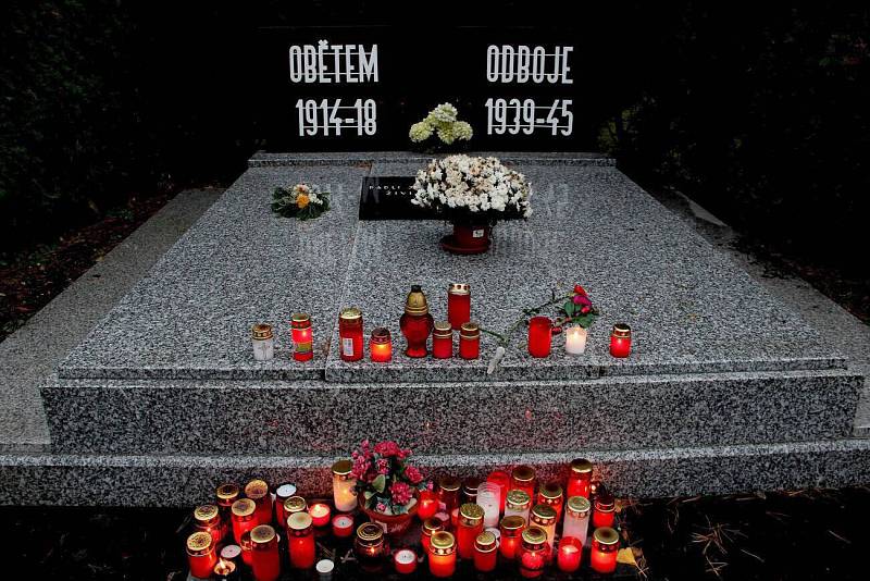 Dušičky 2019 na olomouckém hřbitově v Neředíně