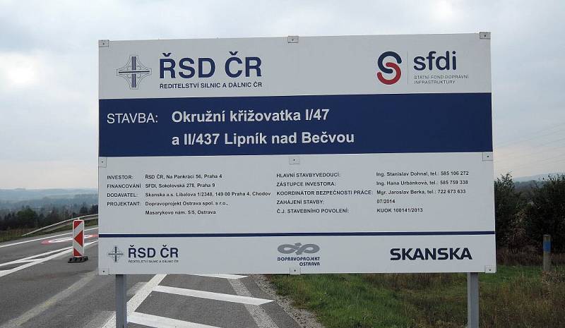 Nebezpečná křižovatka Na Horecku u Lipníka nad Bečvou se změnila v rondel