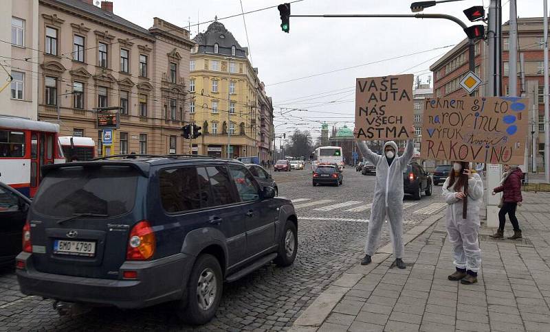 Happening za větší ochranu Olomoučanů přčed smogem