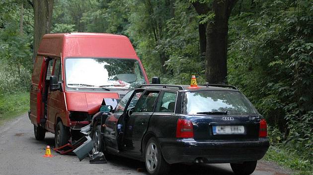 Střet dodávky s Audi u Domašova