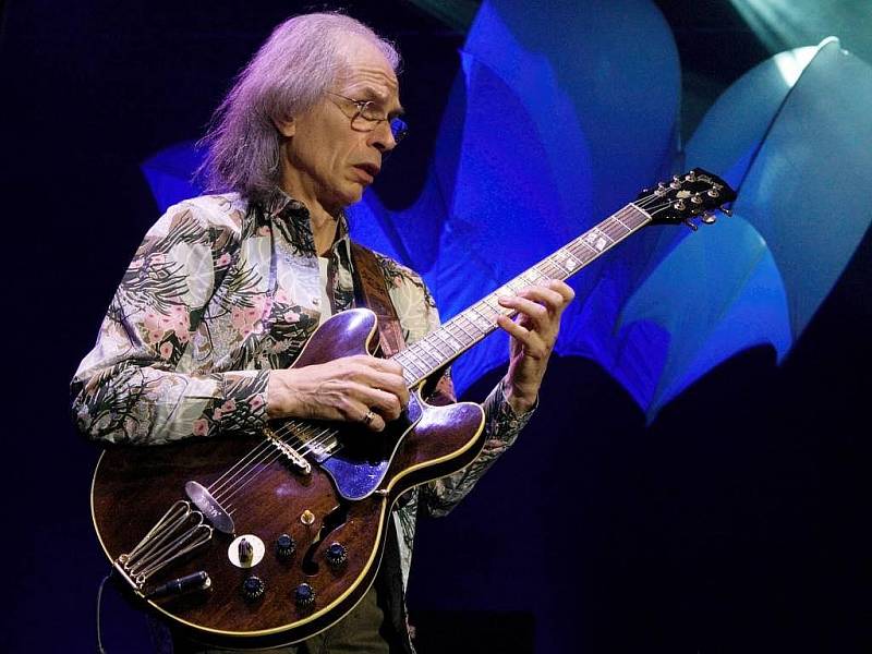 Yes v Olomouci - Steve Howe