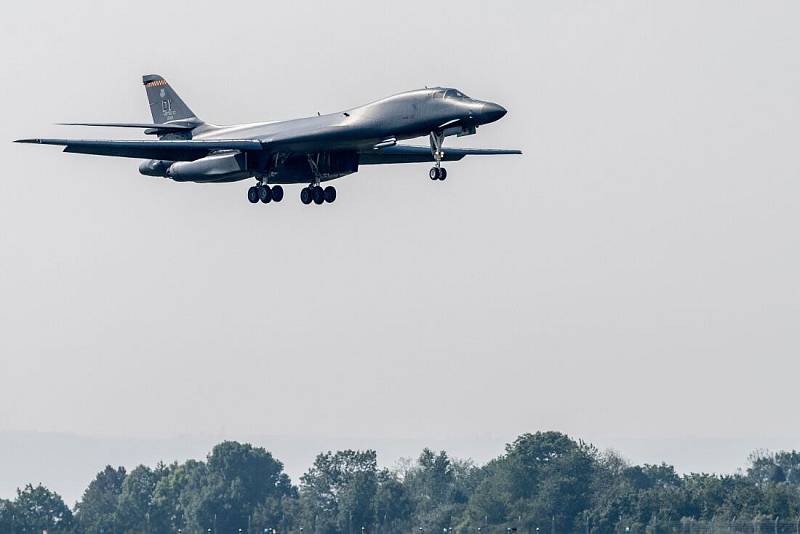 Americký bombardér B-1B Lancer na Dnech NATO na mošnovském letišti