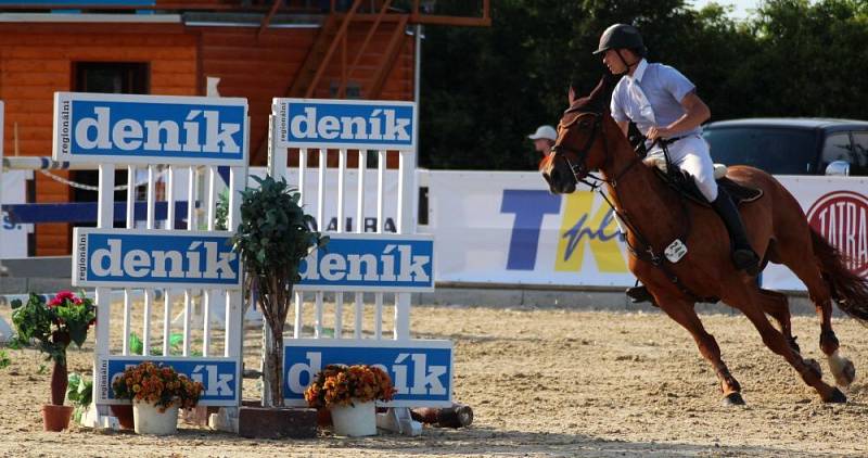 Skokový pohár v jezdeckém areálu Equine Sport Center v Olomouci