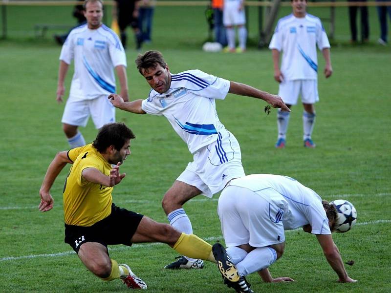 Fotbalisté Šternberka v bílém