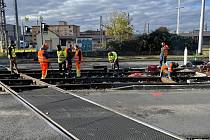 Opravy tramvajové trati do Pavloviček u přejezdu v Divišově ulici, 8. listopadu 2023