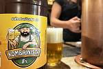 Návrat do starých časů nabídl pivovar Jadrníček z Náměště na Hané. S osmičkou pivem, Kombajnistou, sklízí v horkých letních dnech obrovský úspěch
