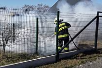 Hasiči v Olomouckém kraji zasahují u požárů trávy. 12. března 2022