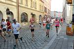 Součástí Olomouckého půlmaratonu je i Rodinný běh. V 17 hodiny se na něj vydaly stovky účastníků.