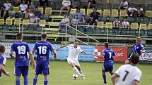 Fotbalisté HFK Olomouc (v bílém) porazili Frýdek-Místek 2:0