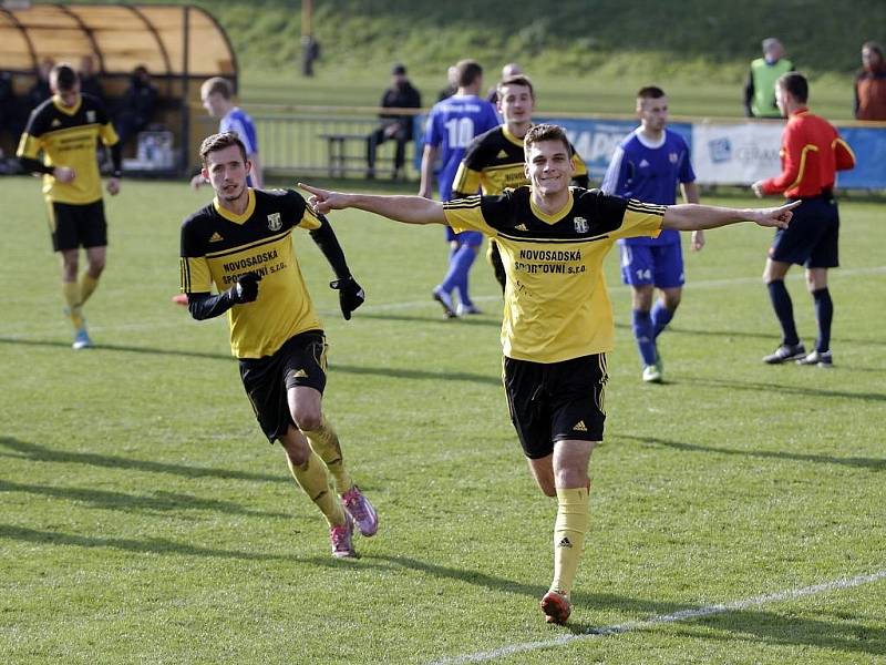 Fotbalisté Nových Sadů (ve žlutém) porazili Nový Jičín 3:1.