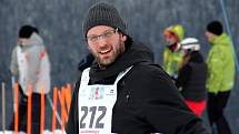 Ve Ski areálu Dolní Morava se v sobotu konal poslední podnik ze čtyřdílného seriálu rodinných závodů ve slalomu Ski4fun Cup 2013. Na vlastní kůži jej zakusil i editor Olomouckého deníku Martin Dostál.
